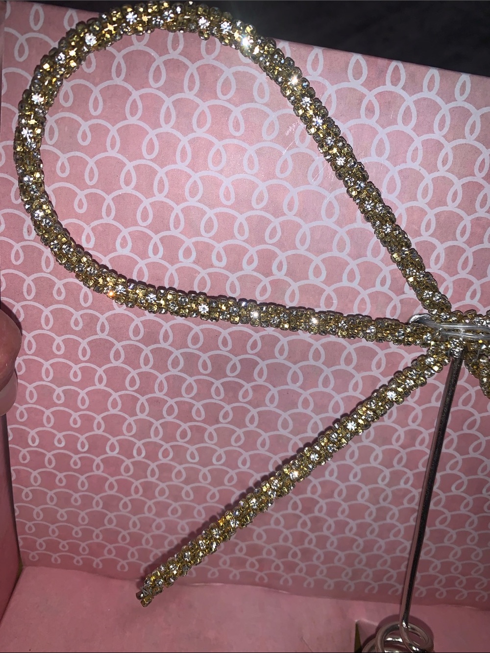 🆕- Cupcakes& Cashmere Gold Encrusted Bow Tree Topper - Picture 3 of 7